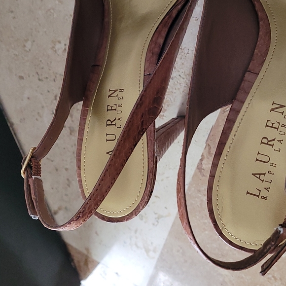 Lauren Ralph Laren "Faeryn 2" matte snake leather upper slingbacks.  Size 6.5 - Picture 3 of 10